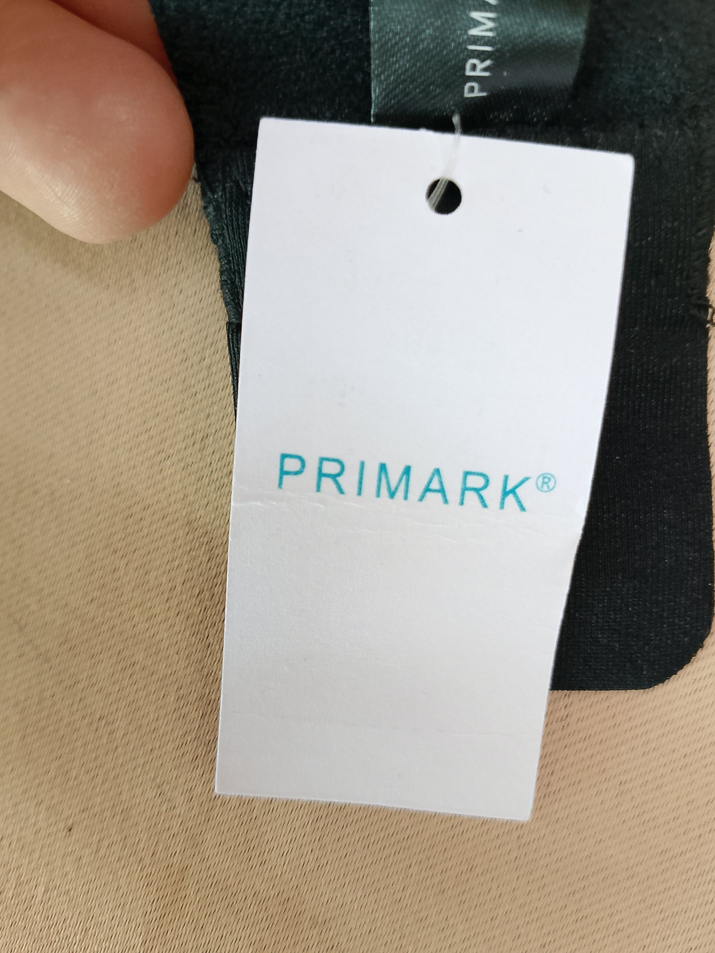 Versatilitate Maximă: Sutien Multi-Poziții Negru Primark – Perfect pentru Orice Decolteu! 85 C