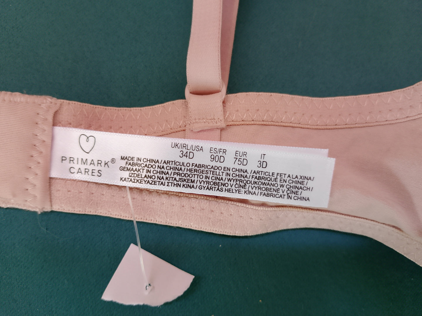 Accent de Culoare: Sutien Primark Corai/Somon cu Detaliu Modern la Spate – Stil și Confort! 75D