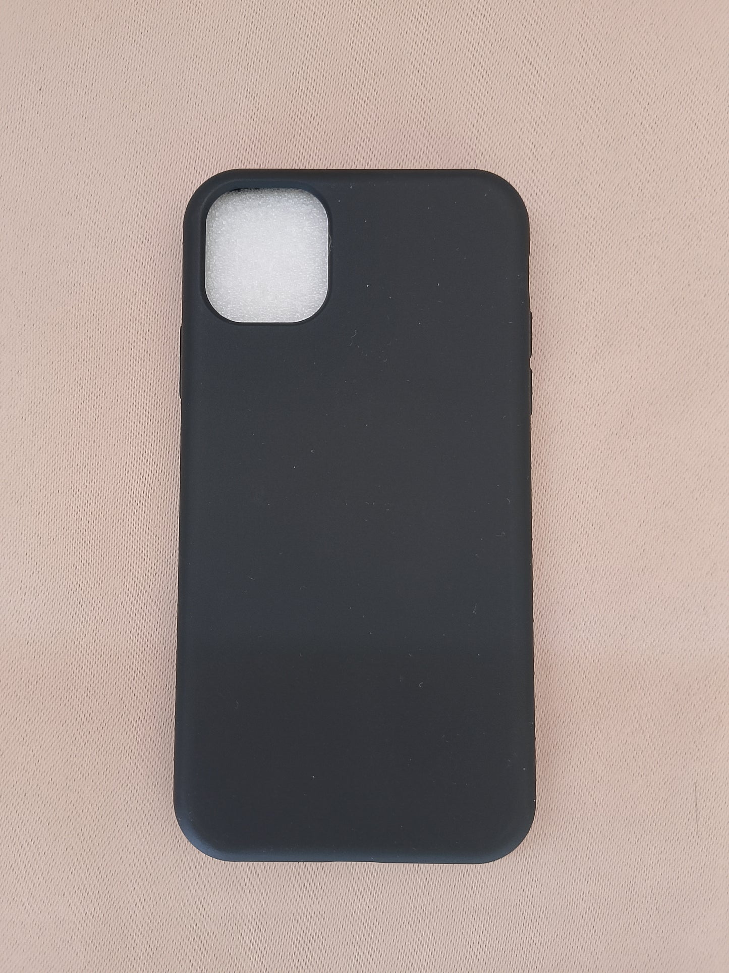 Protecție Esențială: Husă Subțire Silicon pentru iPhone 11 – NOUĂ!