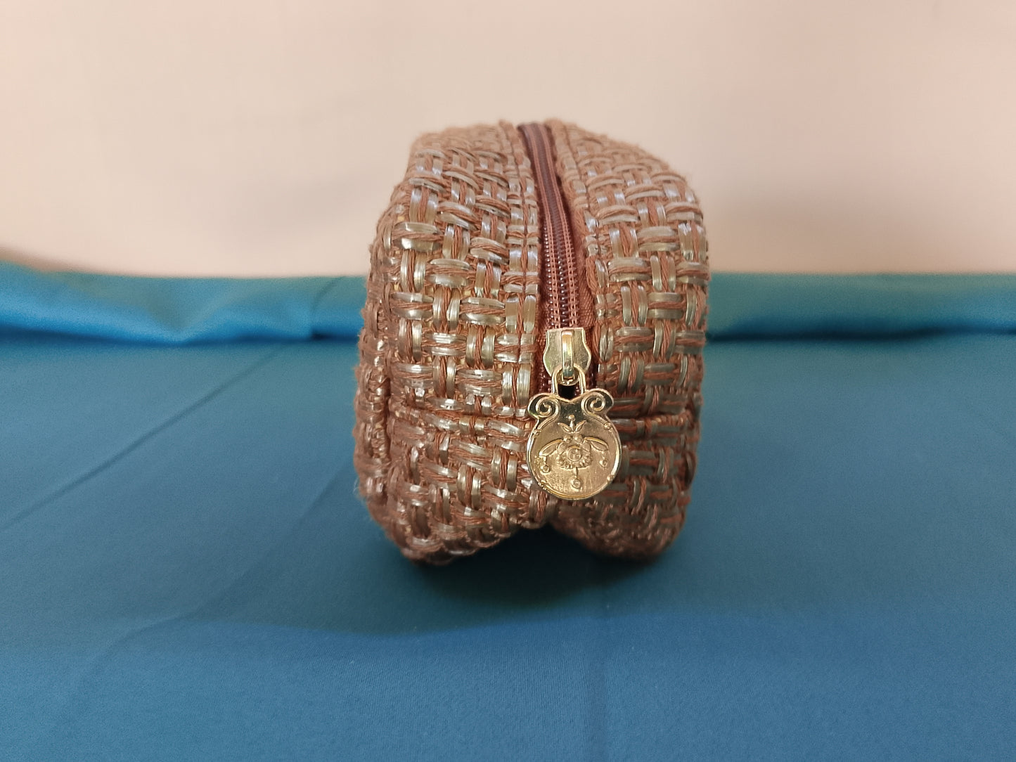 Borsetă/Portfard împletită, de culoare bronz