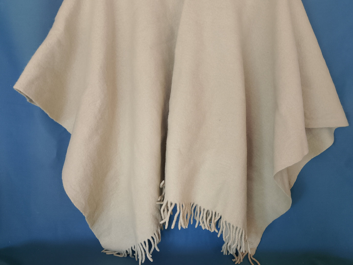 Poncho/Șal elegant, crem, cu franjuri, 130x117 cm