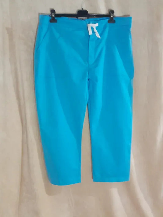 Pantaloni sanitari. Noi, fara eticheta. Talie 52 cm.  Marimea L.