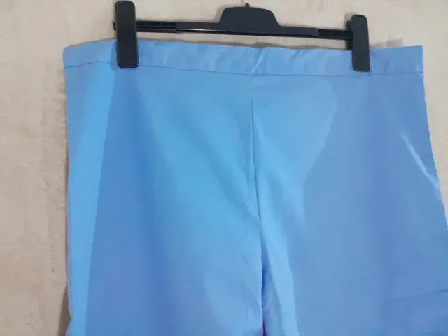Pantaloni sanitari. Unisex. Noi, fara eticheta. Marimea M.