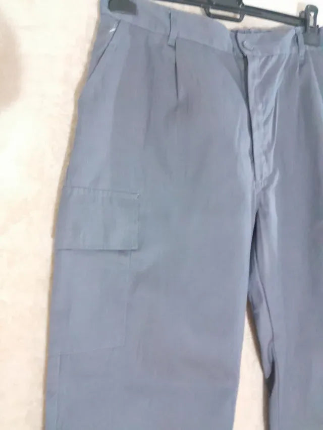 Pantaloni salopeta munca. Noi. Fara eticheta. Latime talie 40 cm. Marimea 46.