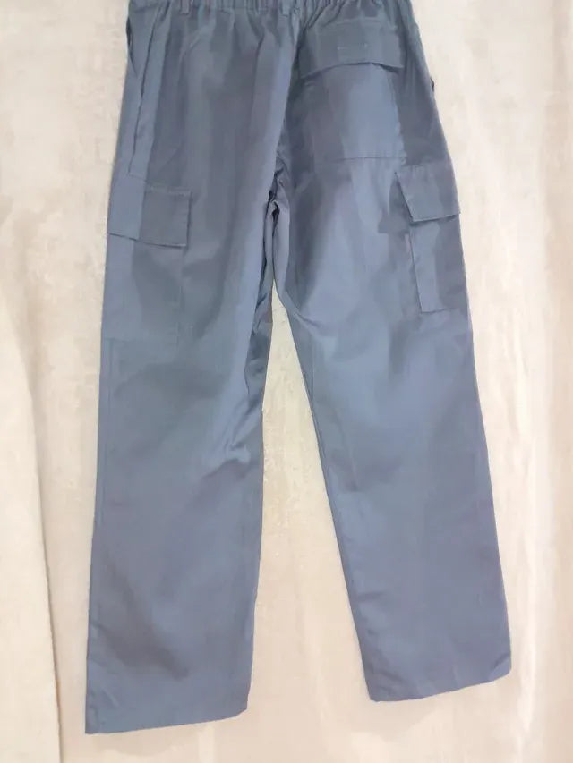 Pantaloni salopeta munca. Noi. Fara eticheta. Latime talie 40 cm. Marimea 46.