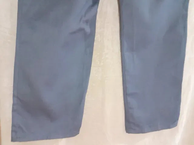Pantaloni salopeta munca. Noi. Fara eticheta. Latime talie 40 cm. Marimea 46.