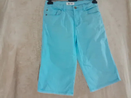 Pantaloni scurti Denim. Marime talie 36 cm.