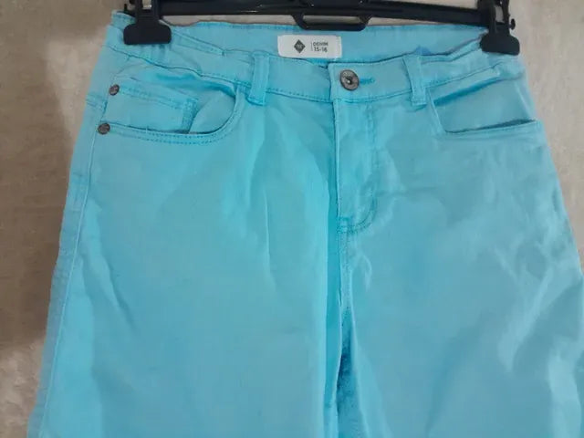 Pantaloni scurti Denim. Marime talie 36 cm.