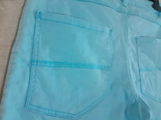 Pantaloni scurti Denim. Marime talie 36 cm.