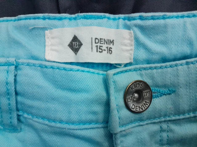 Pantaloni scurti Denim. Marime talie 36 cm.