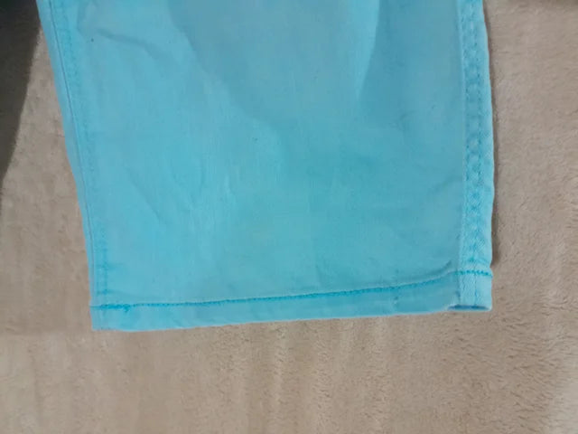 Pantaloni scurti Denim. Marime talie 36 cm.