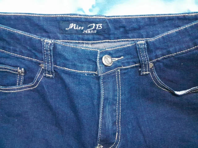 Blugi Miss JB. Marime talie 43 cm. Nou, fara eticheta.