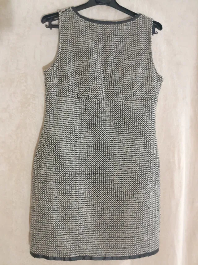 Rochie lana. Noua fara eticheta. Marimea 44. Fabricata in Spania.