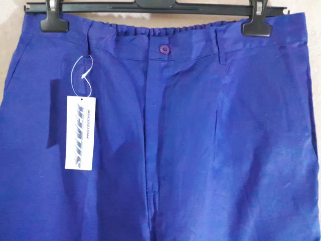 Pantaloni salopeta. Talie 43/49 cm. Noi. Marime 50.