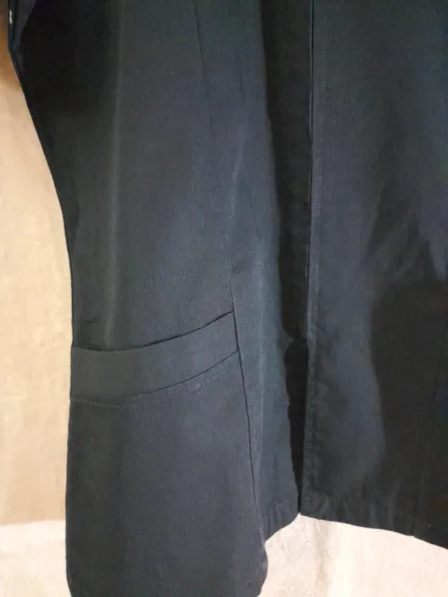 Bluza ospatar, salon coafura, manichiură. Dama. Noua fara eticheta. Marime S.