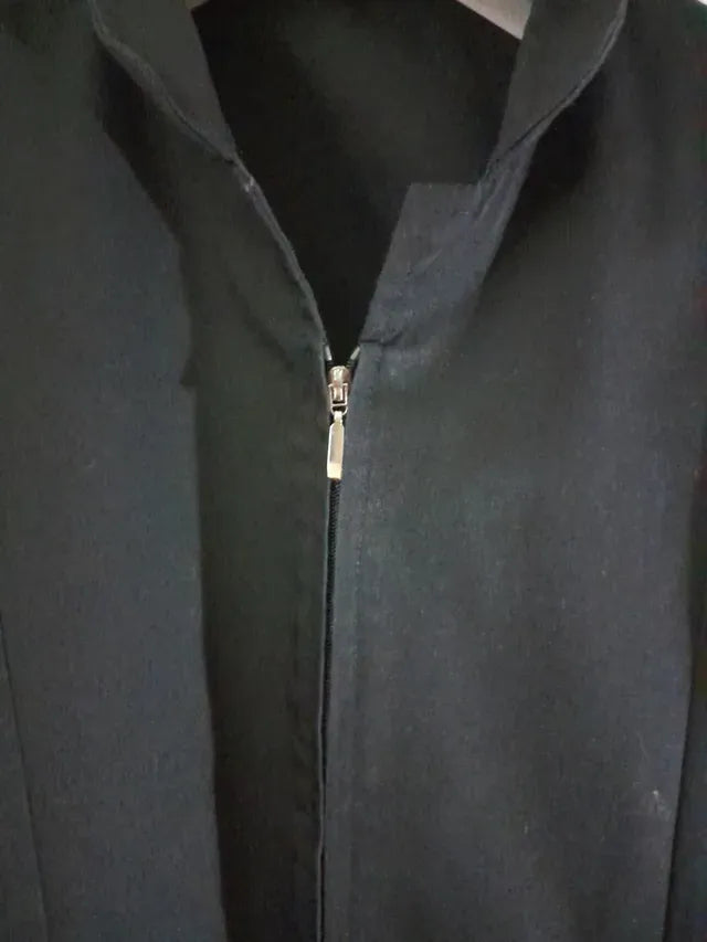 Bluza ospatar, salon coafura, manichiură. Dama. Noua fara eticheta. Marime S.