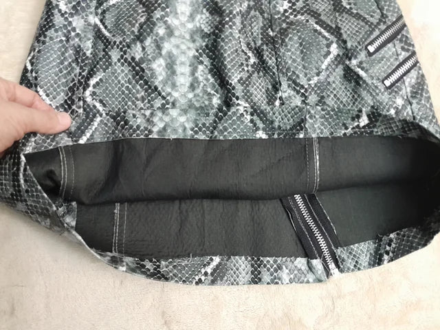 Fusta mini Bershka. Noua fara eticheta. Marime talie 31 cm. S.