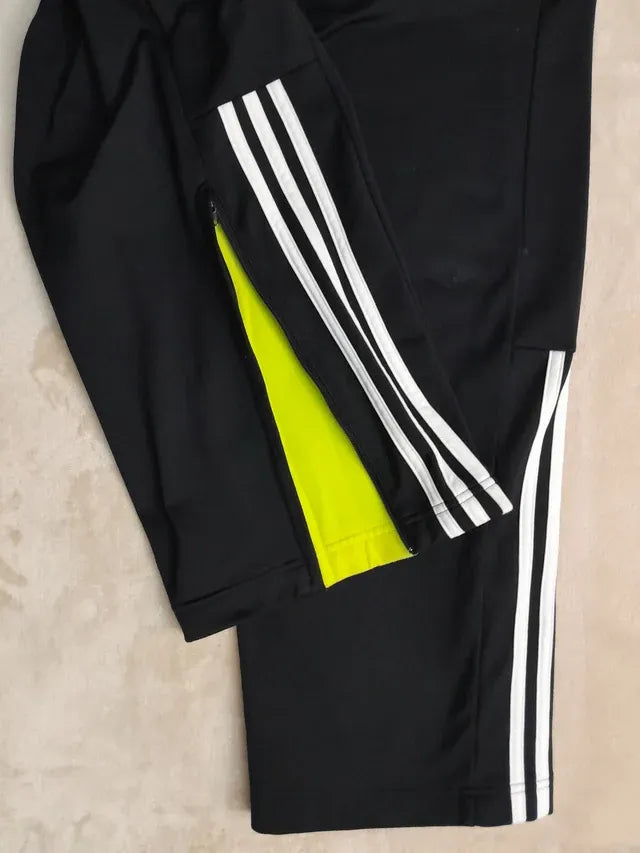 Pantaloni trening Adidas originali. Marimea M.