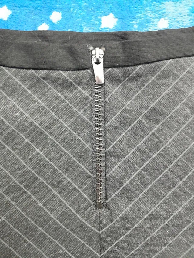 Fusta mini Sfera. Marime L/40. Noua.