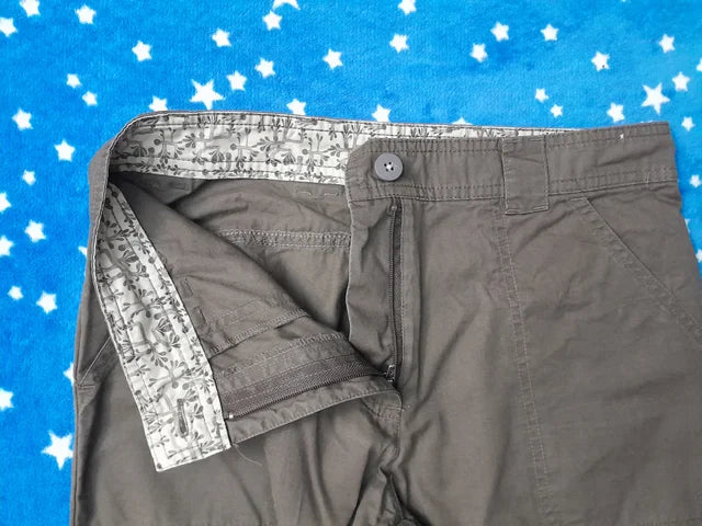 Pantaloni Quechua. Noi. Marimea 36.