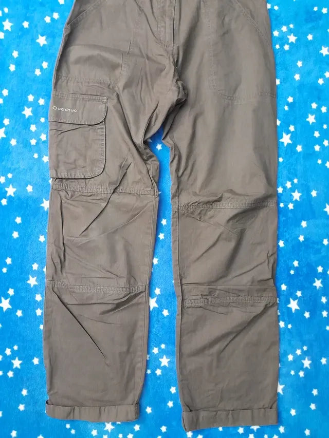 Pantaloni Quechua. Noi. Marimea 36.