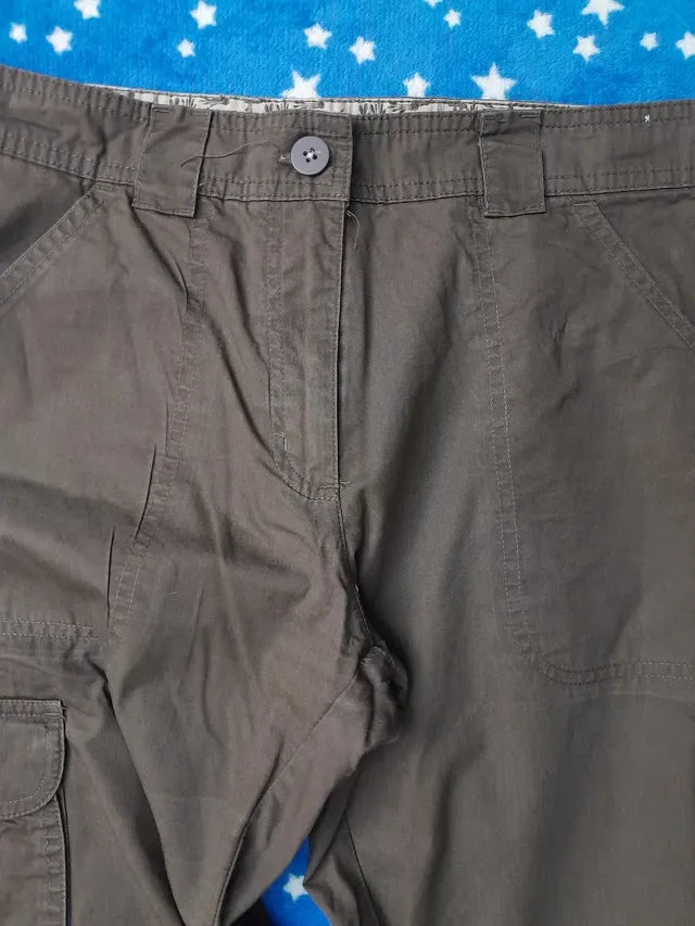 Pantaloni Quechua. Noi. Marimea 36.