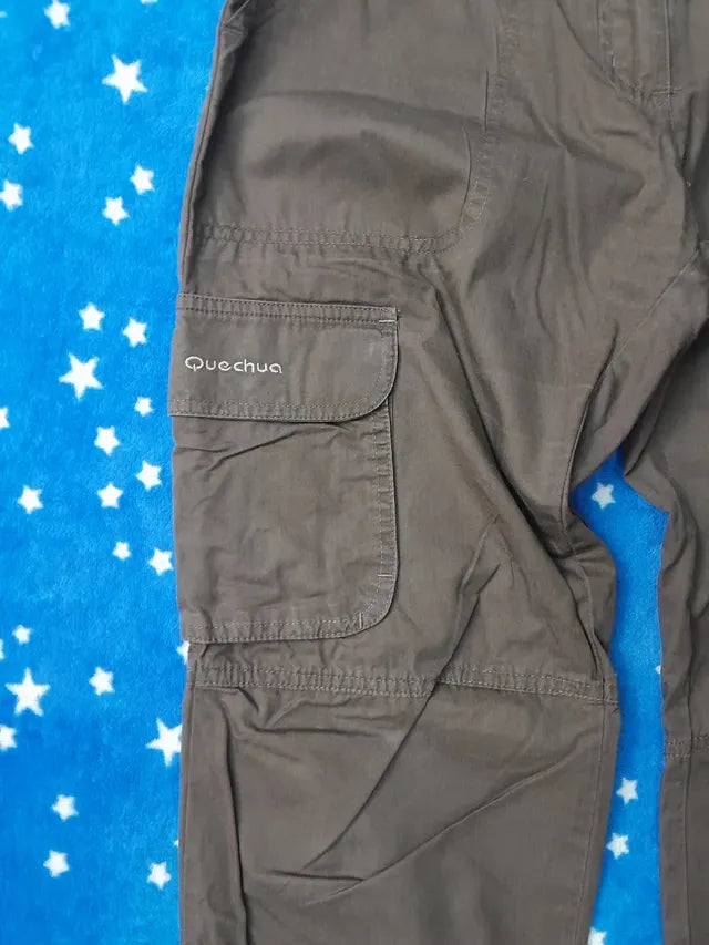 Pantaloni Quechua. Noi. Marimea 36.